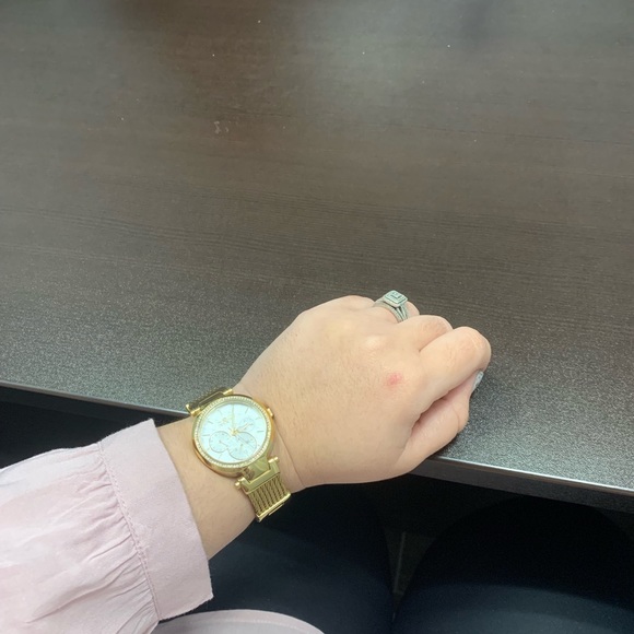 Invicta Gold watch 🥰 - Picture 3 of 4